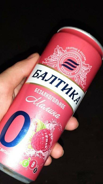 Подбери число, которое помещается между дробями 5/6 и 16/3 и сравни ​